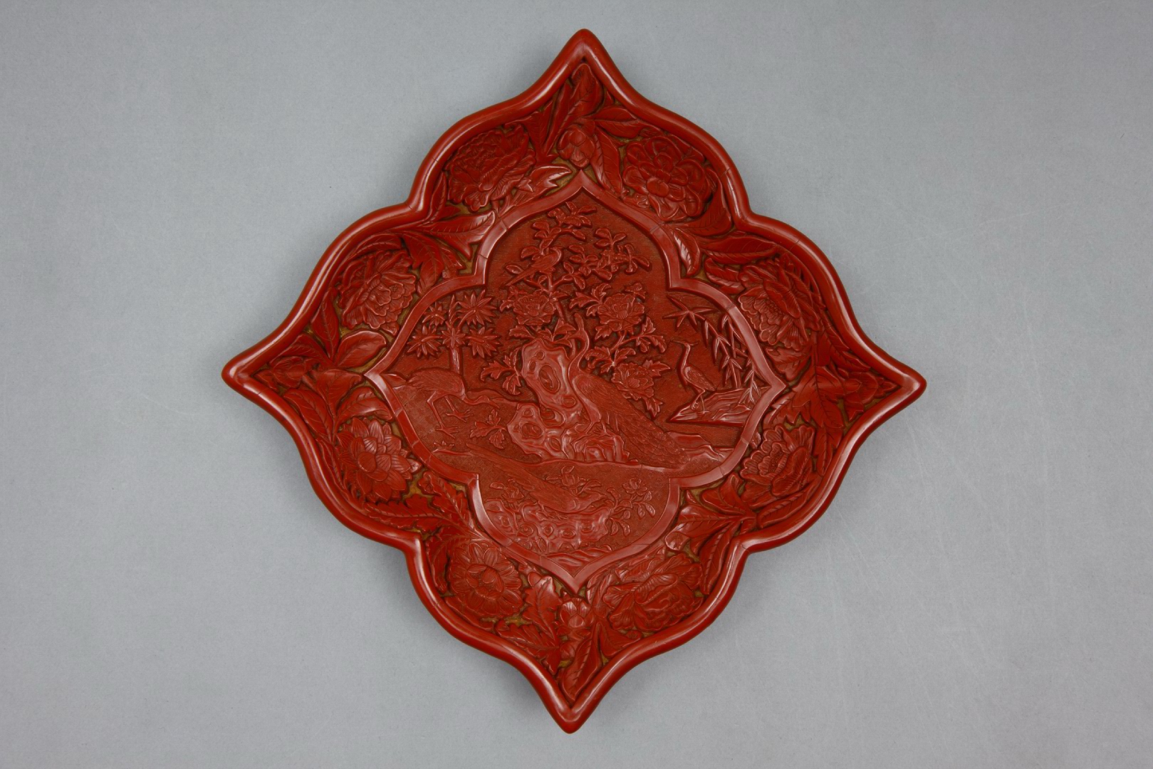 图片[1]-Red five-bird diagram rhombus plate-China Archive